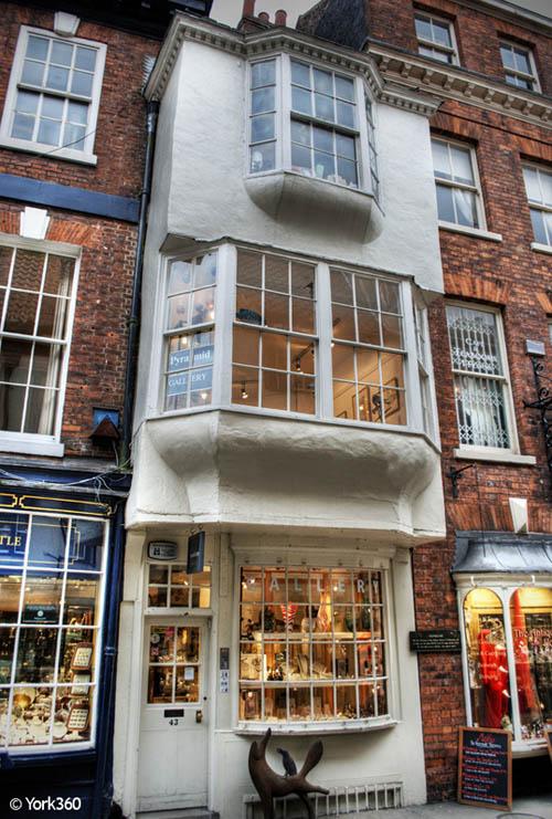 Pyramid Gallery, Stonegate, York (image © York360)